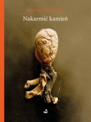 nakarmic_kamien